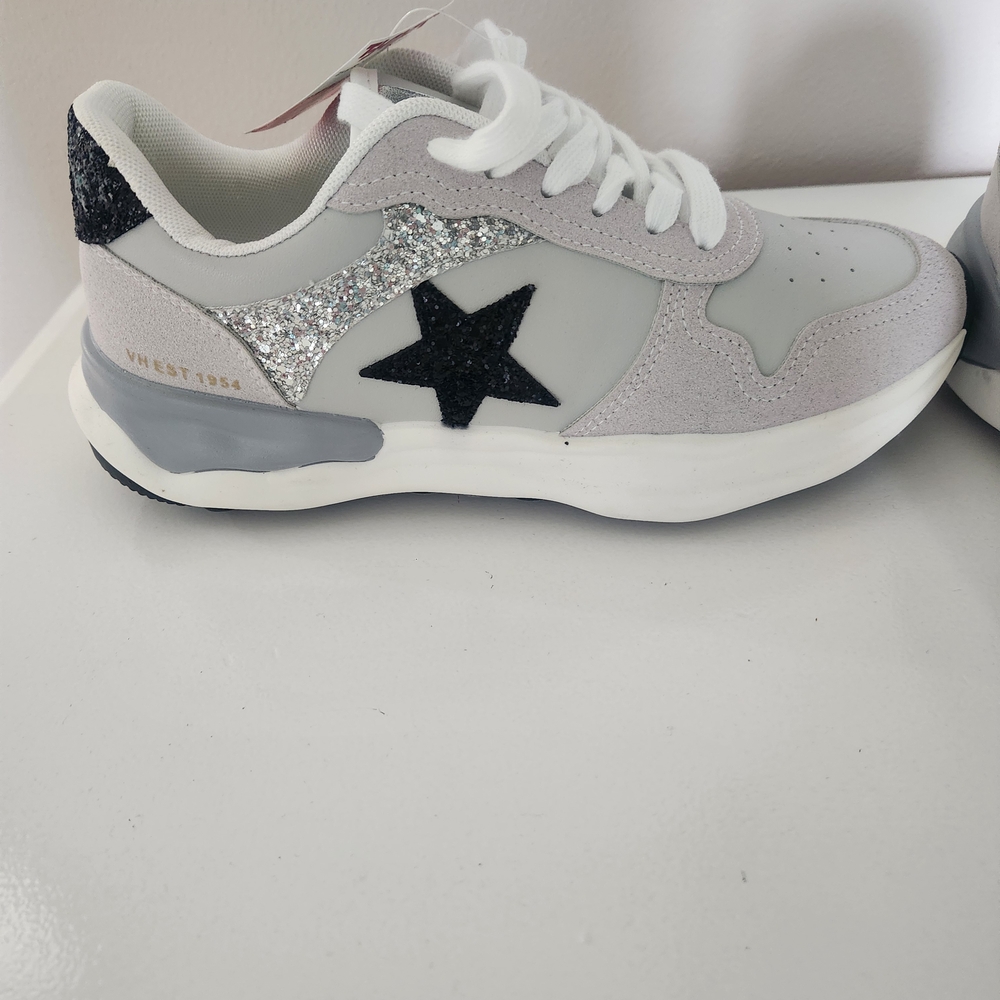 Vintage Havana Star Sneakers - Gray and Black